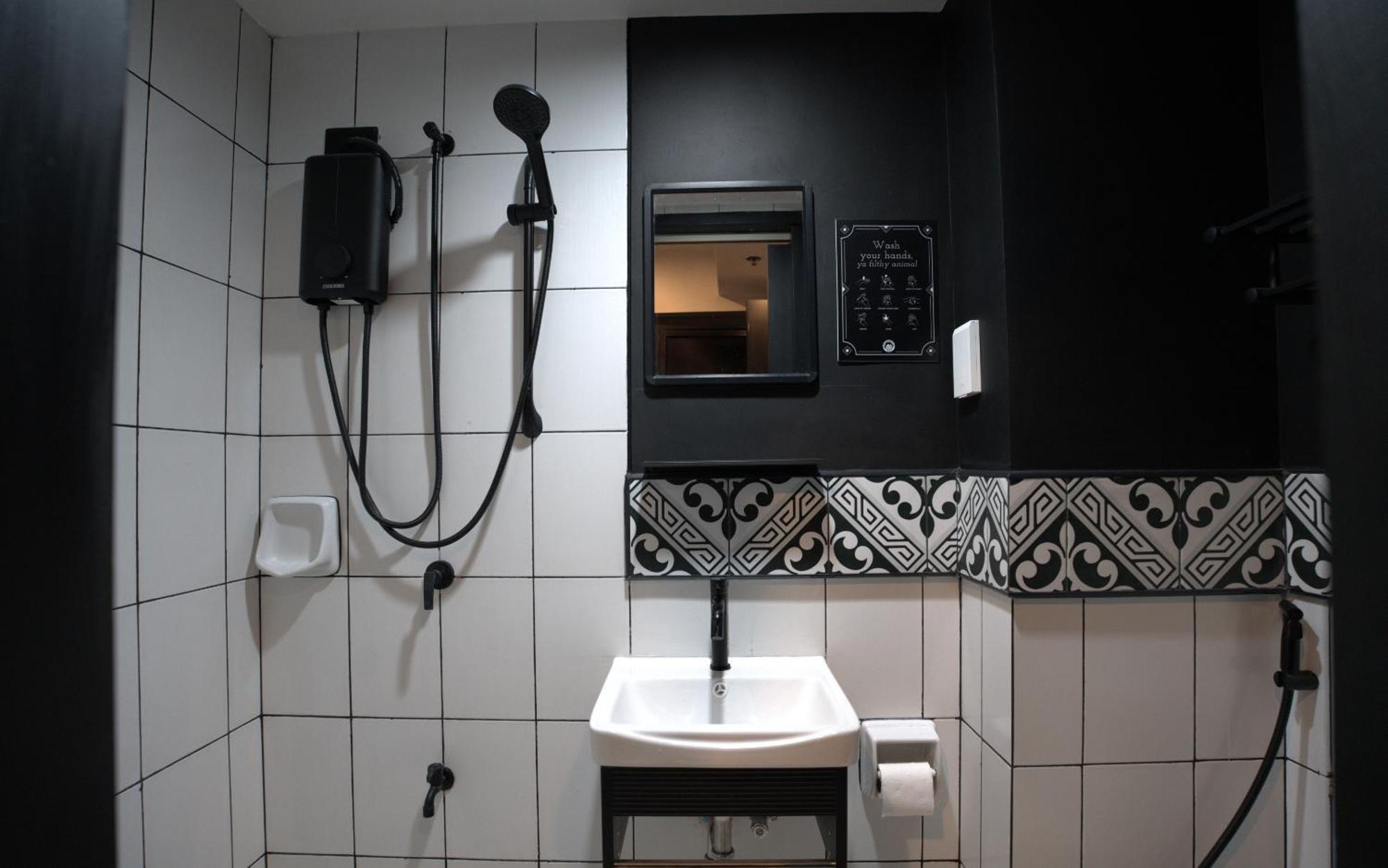 Mad Monkey Manila Hostel Μακάτι Εξωτερικό φωτογραφία